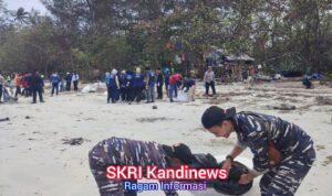Aksi Bersih Pantai Prajurit Posal Berakit