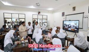 Prabowo Dorong Digitalisasi Pendidikan, Targetkan Penambahan Papan Interaktif di Setiap Kelas