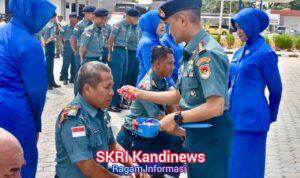 Pengabdian Yang Diapresiasi, Danlanal Bintan Pimpin Upacara Kenaikan Pangkat Prajurit