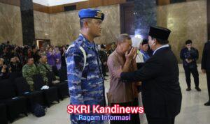 Pelukan Hangat Prabowo untuk Keluarga Prajurit Gugur di Lebanon